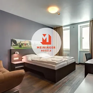 מלון Meininger Downtown Sissi