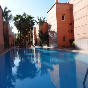 Riad Omar ***